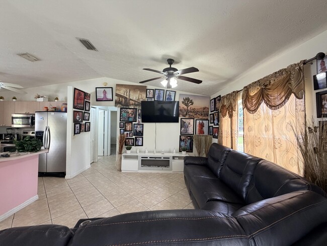 Photo - 1342 SW Wampler Ave