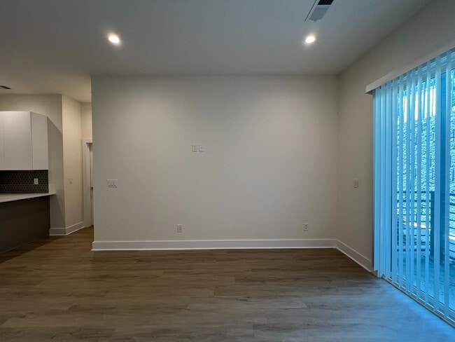 Photo - Room in Condo on Custer Ave SE