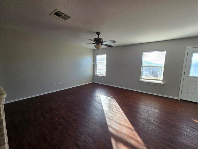 Photo - 203 Wiley St