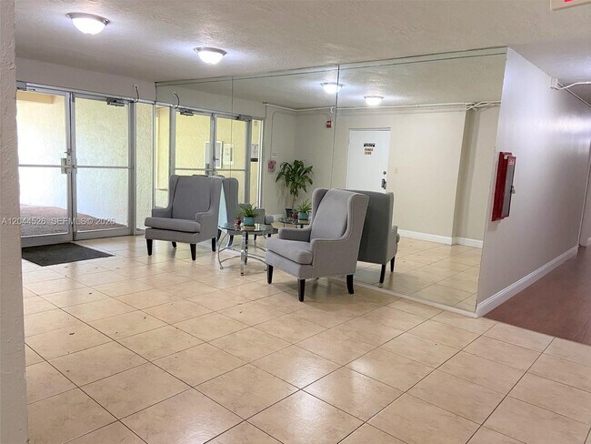 Photo - 7300 NW 17th St Unidad 210
