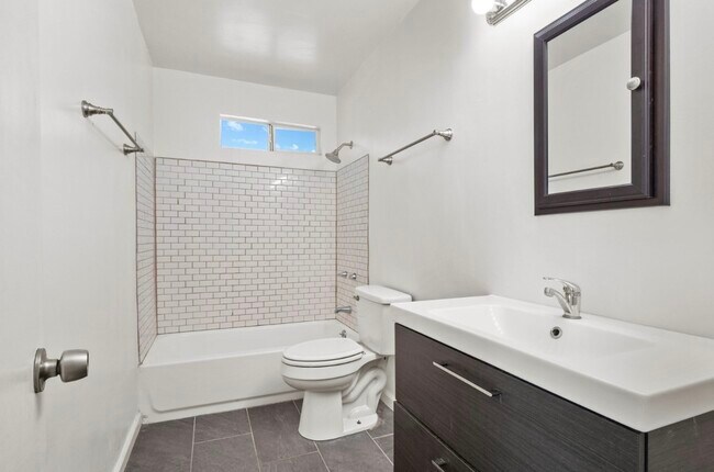 Photo - 43309 Echard Ave