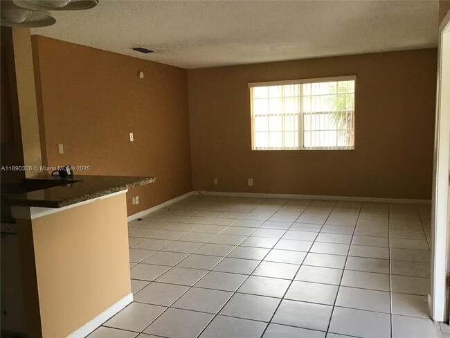Photo - 11502 NW 43rd St Unit 11502