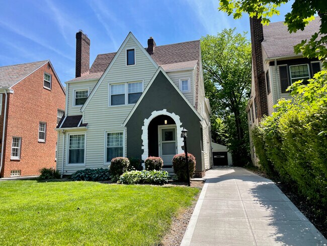 Photo - 3559 Gridley Rd