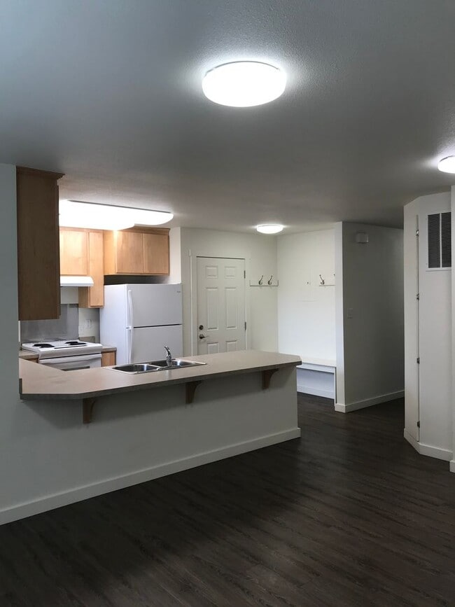 583 Quincy St Unit 101