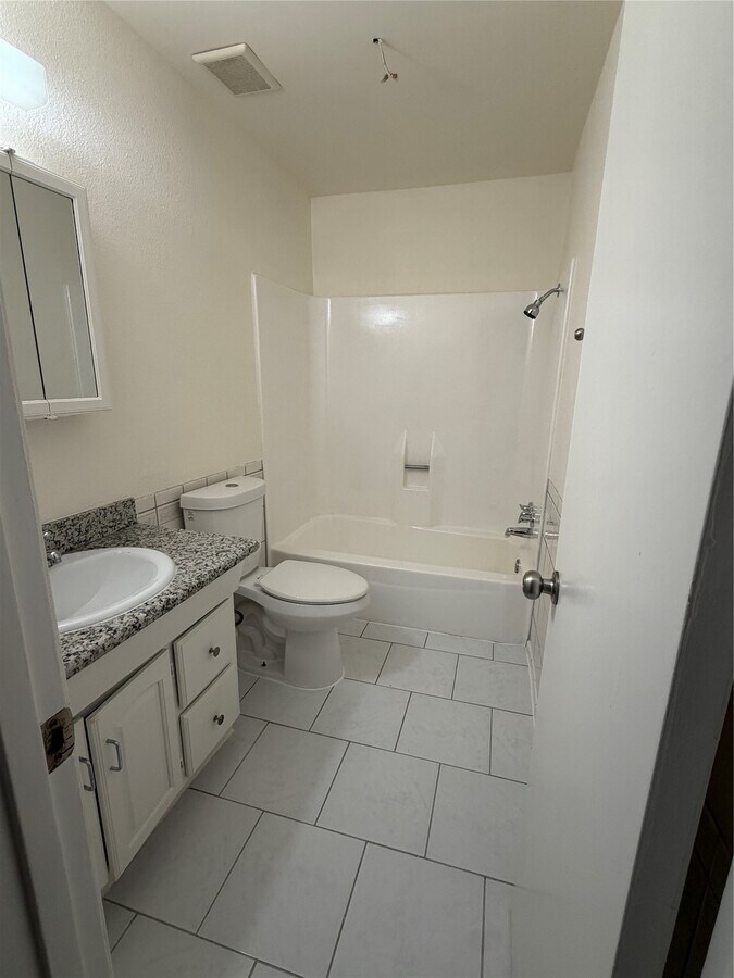 Photo - 2110 Bentvine Dr