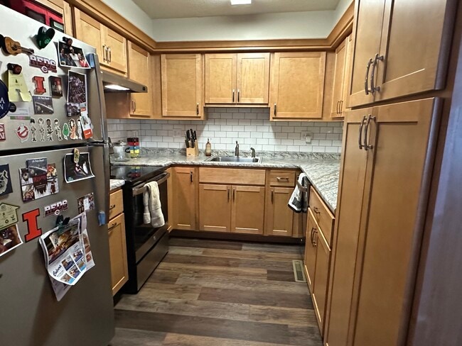 Photo - 710 E Main St