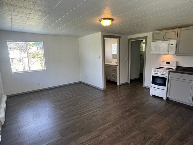 Photo - 1-Bedroom Cabin at Gooseberry Point