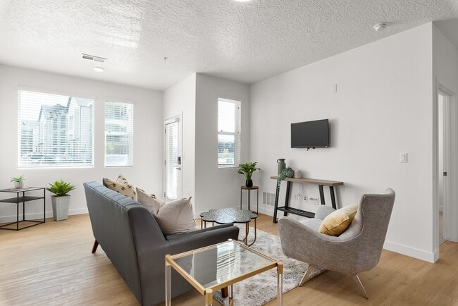 Photo - The Henley Apartments