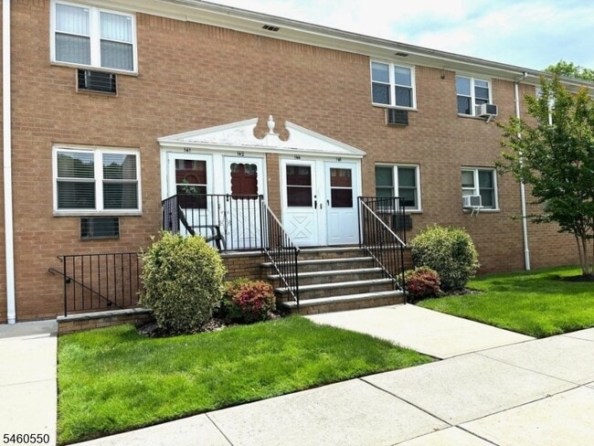 Building Photo - 725 Joralemon St Unit 144