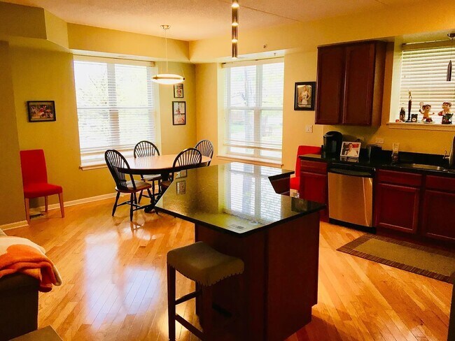 Photo - 77 N Quentin Rd