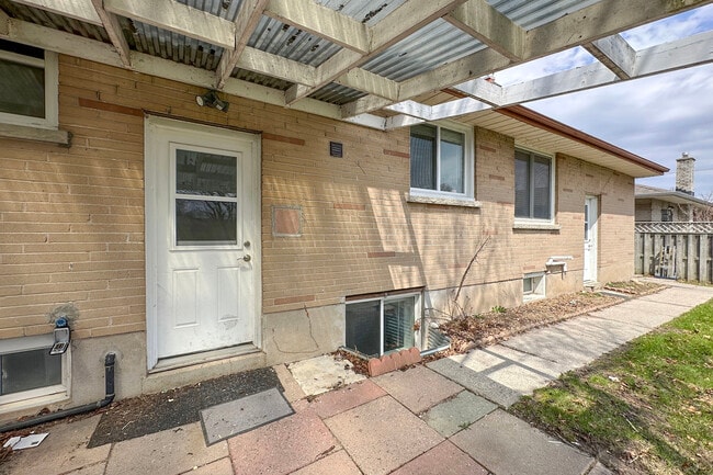 Photo - 447 Cunningham Ave