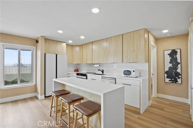 Photo - 711 Pacific Coast Hwy Unidad 120