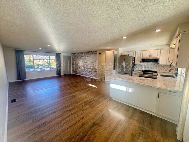 Photo - 670 NE 22nd St