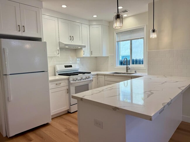 Photo - 634 Fulton St