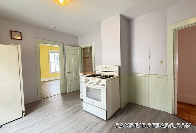 Photo - 57 Rindge Ave Apartamento