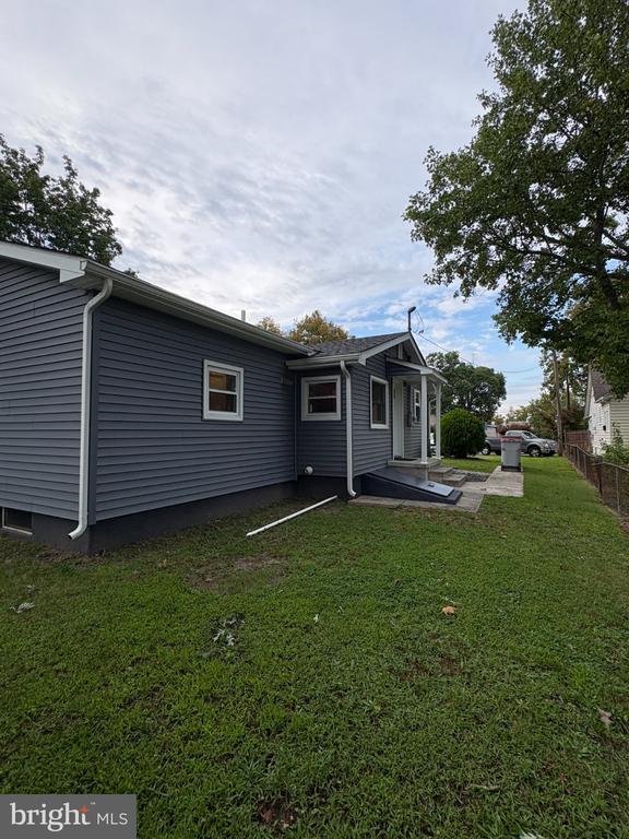 119 W Elmer St