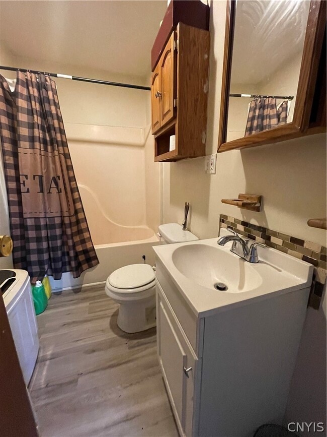 Photo - 8013 NY-13