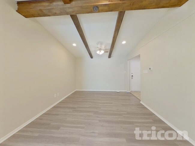 Photo - 5108 Bonneville Dr