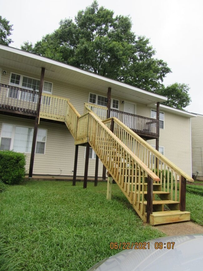 Building Photo - 203 Glenwood Ln Unit 3