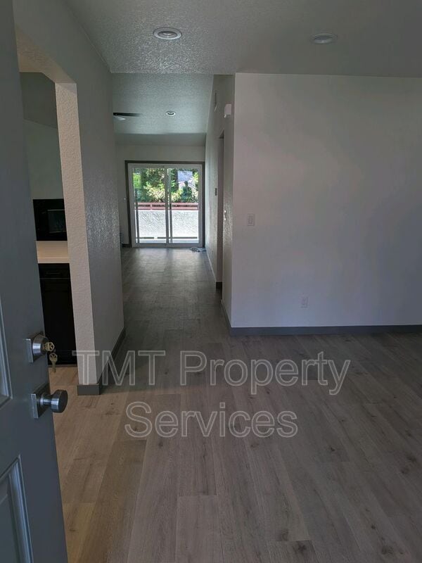 Photo - 7330 Stratford Pl