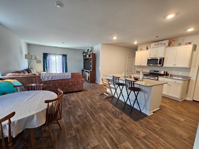 Photo - 141 Ivory Shadow Rd