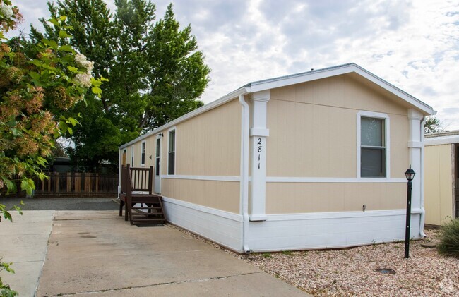 Building Photo - Adorable 2 bedroom 2 bath! Rental