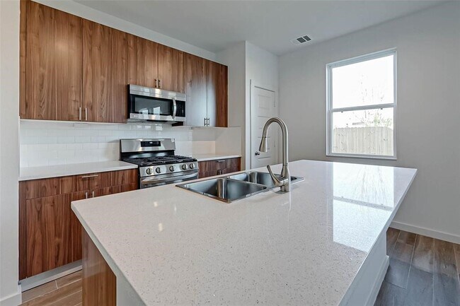Photo - 3510 Contempo Dr