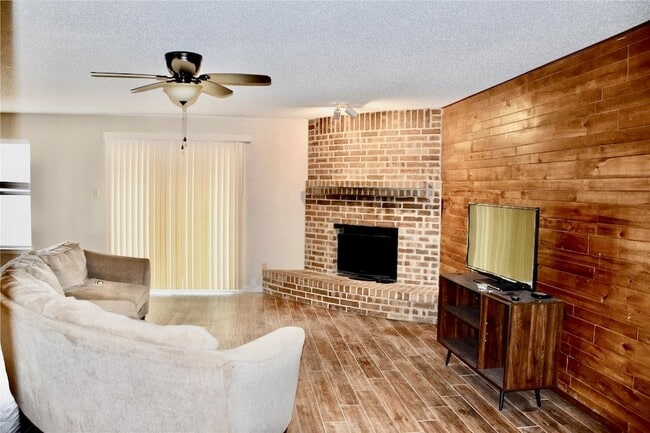 Photo - 4501 Elm Branch Dr