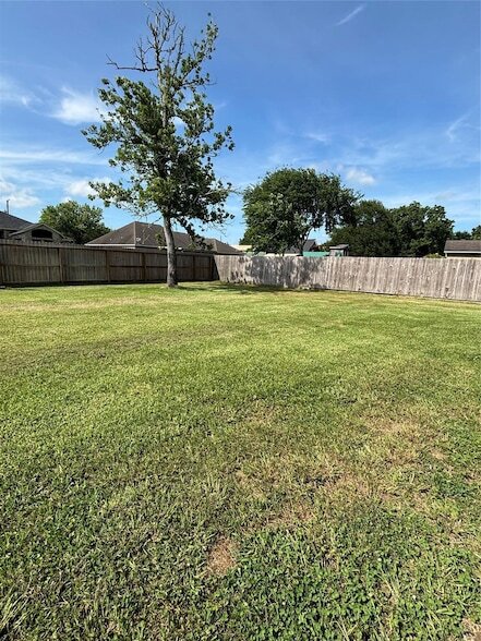 Photo - 211 Oaks Grande Dr