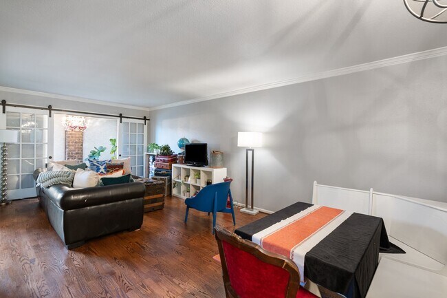 Photo - 7575 Katy Fwy Unidad 102