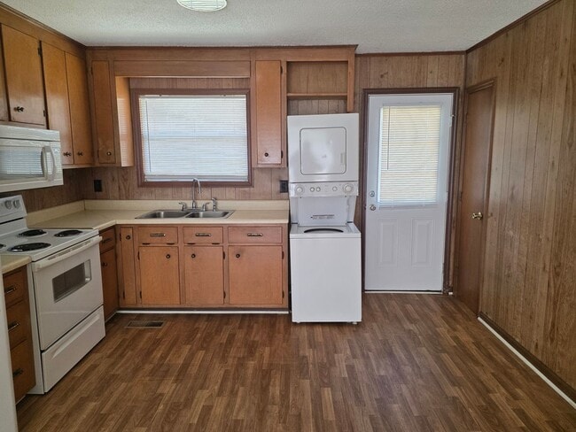 Photo - 159 Hazeldale Ln