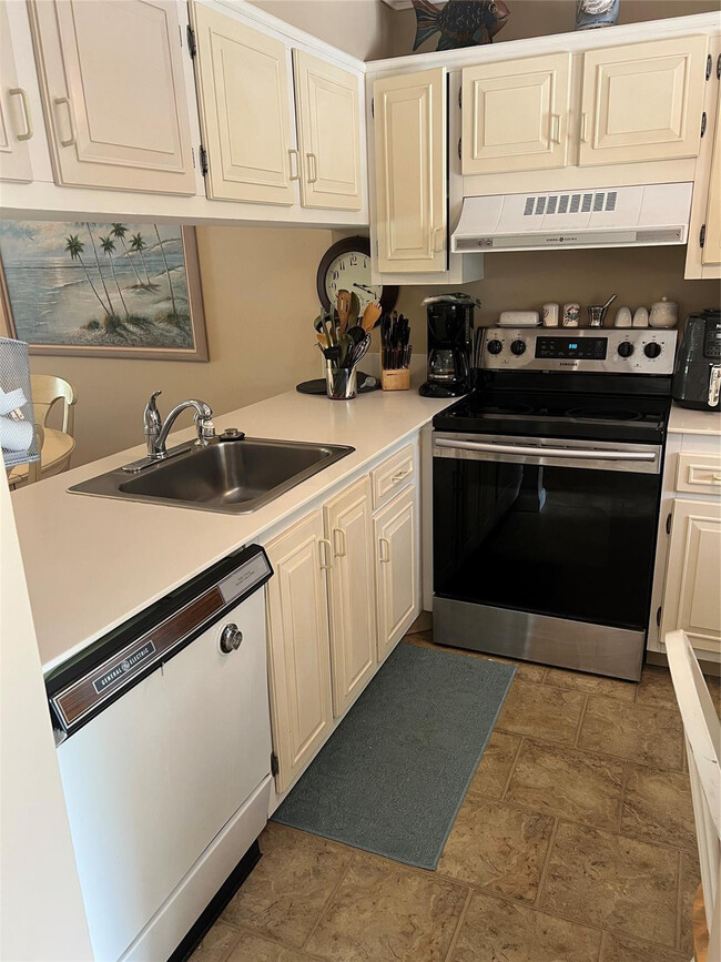 Photo - 4801 Martinique Pl Unit G2