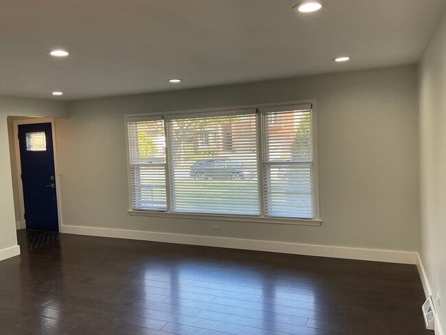 Photo - 566 N Howard Ave