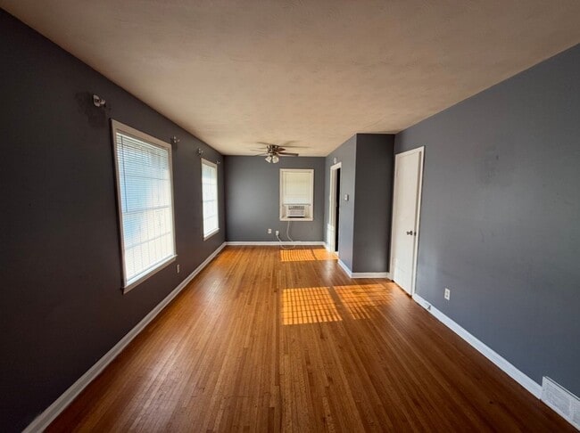 Photo - 4933 Leonard Rd