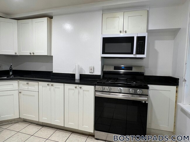 848 Huntington Ave Unit 2