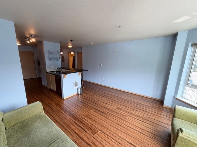 Photo - Bright Studio in Queen Anne!