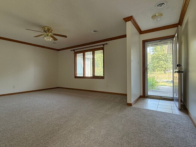 Photo - 3916 Fox Ridge Dr