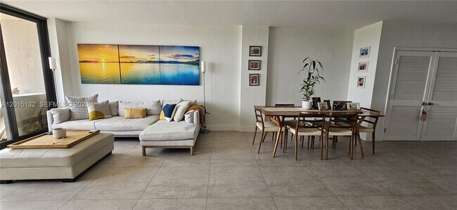 90 Edgewater Dr Unit 1219
