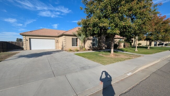 Photo - Immaculate 4 Bedroom 2.5 Bath Home in Sierra Meadows