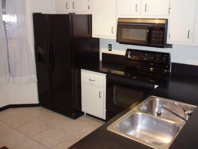 kitchen - 1875 NE 15th Ave