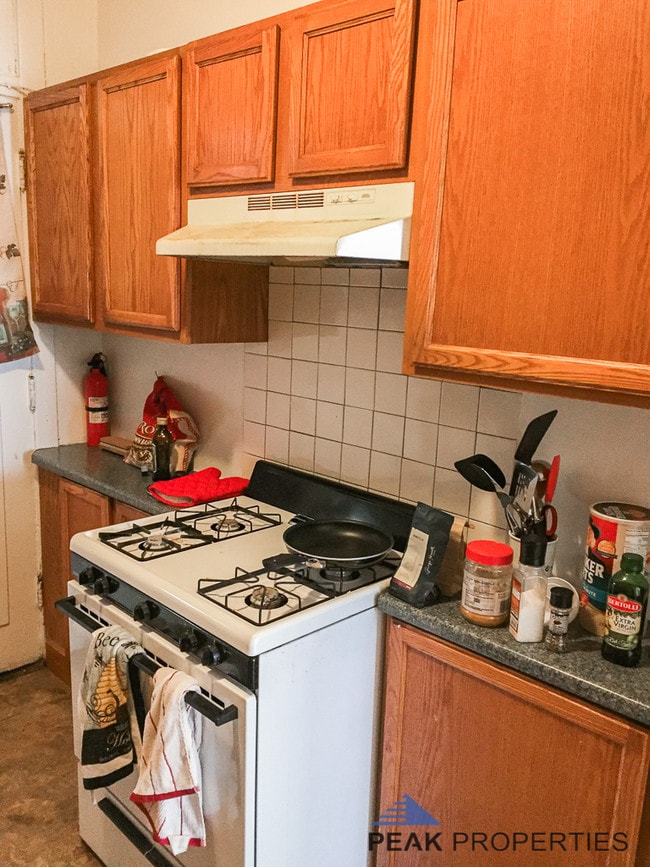 Photo - 2228-38 Sherman Ave. / 803-809 Noyes St.