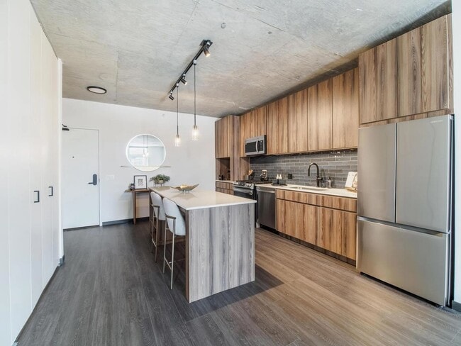 Photo - 1617 W Lake St Unit 0601