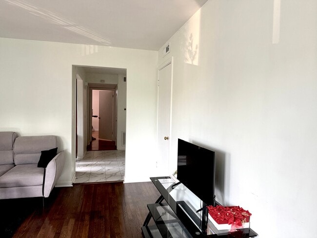 Photo - 3638 Northdale Pl Unit 4