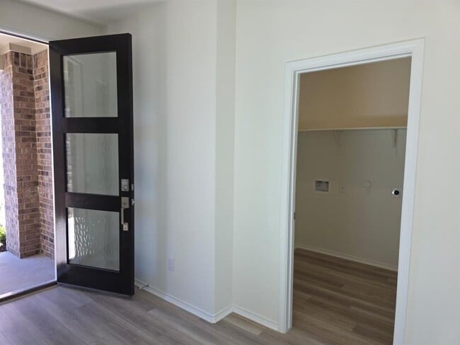 Photo - 1609 Red Berry Pass