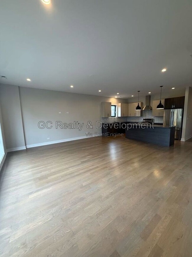 6242 S Greenwood Ave Unit 2s