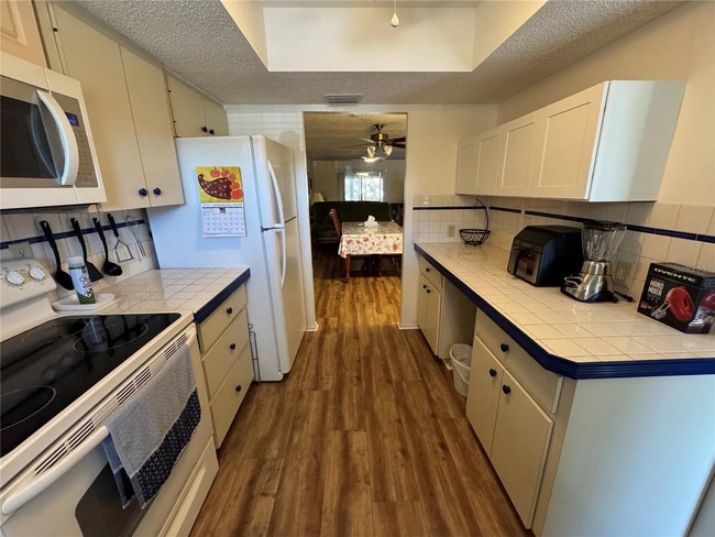 Photo - 3122 Lake Bayshore Dr Unit 218