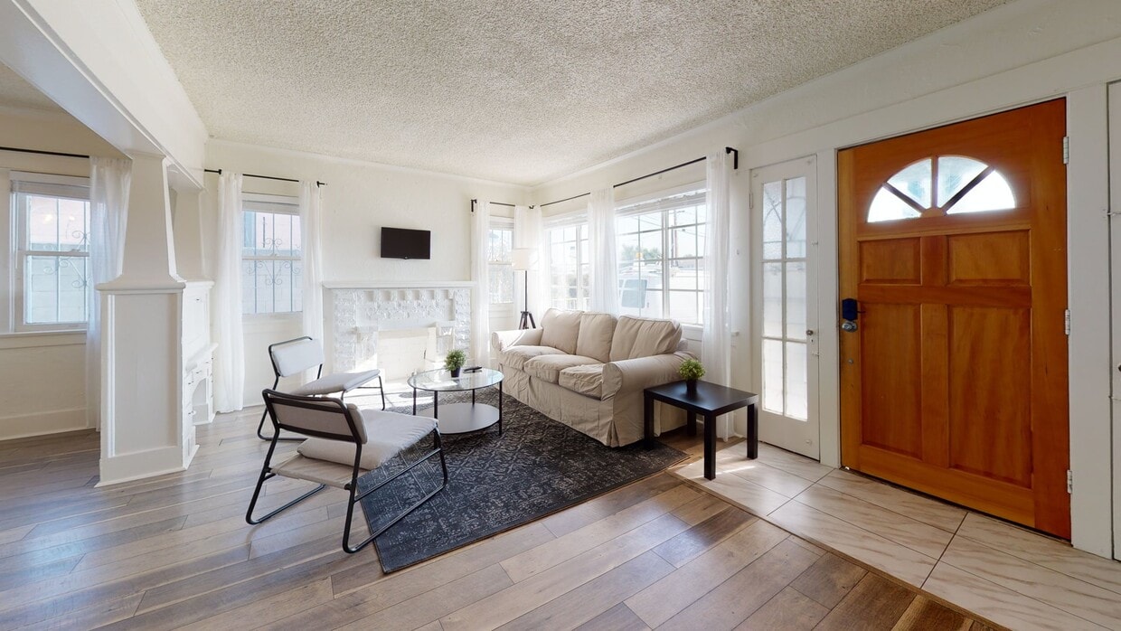 Photo - Private bedroom in 4 bed/2 bath Home