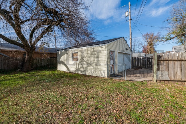 Photo - 1047 S Glenn St