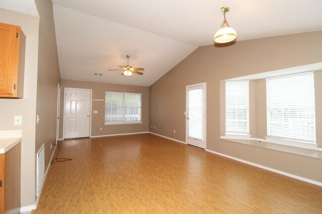 Photo - 3152 Parkway Dr