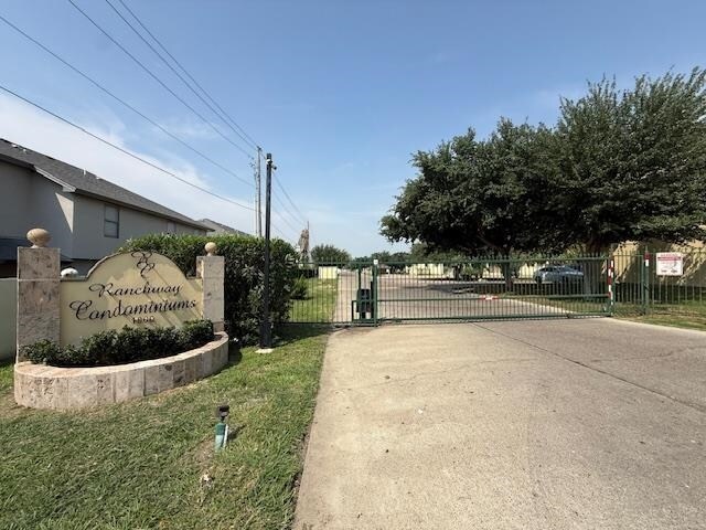 Building Photo - 1000 Ranchway Dr Unit #67